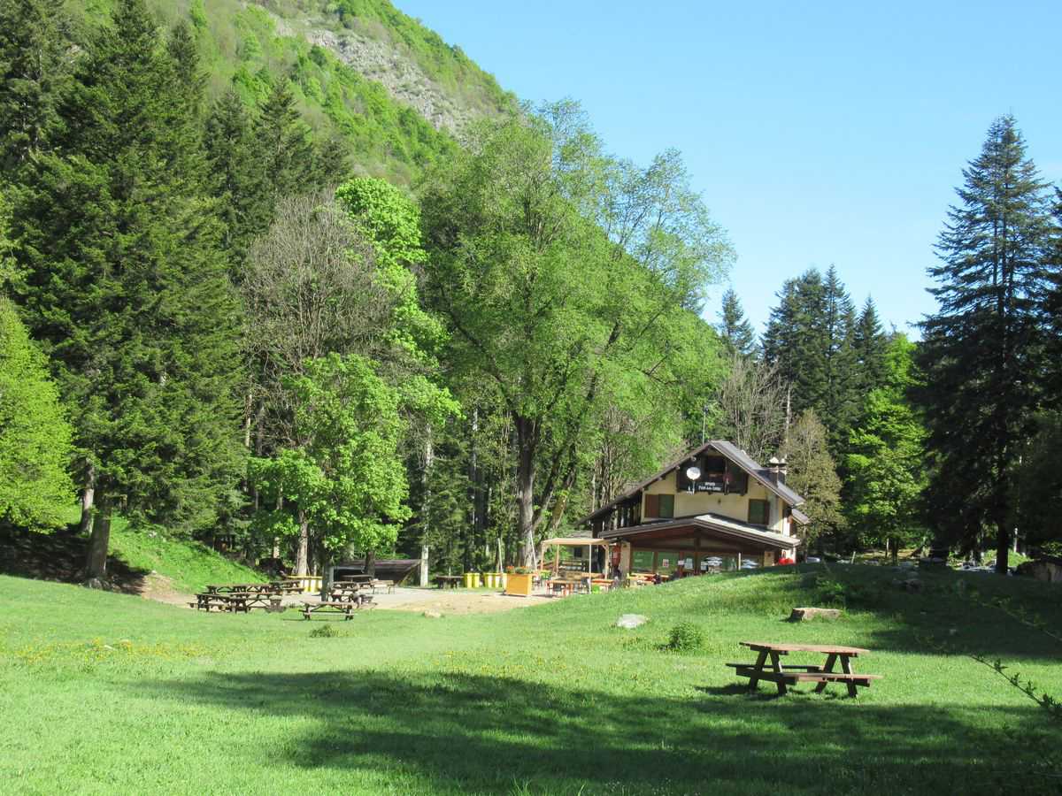 Rifugio Pian delle Gorre with panoramic mountain views